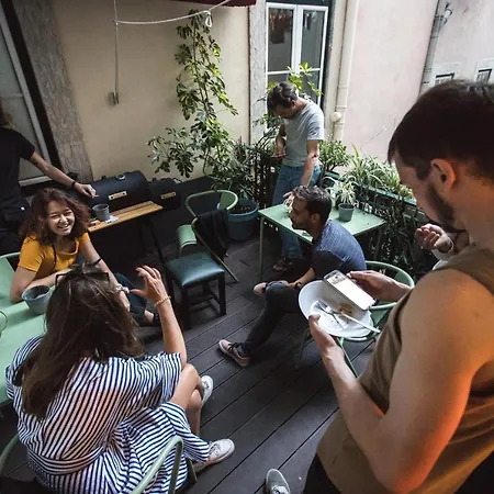 里斯本家庭旅馆 *