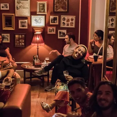 Home Lisbon Hostel *