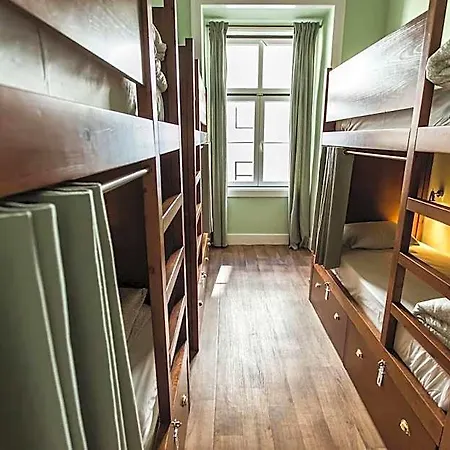 Home Lisbon Hostel *