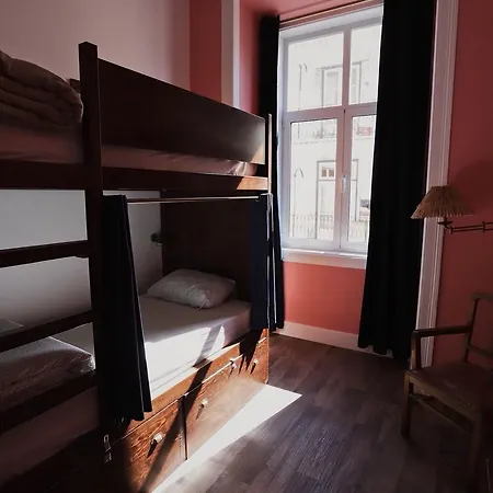 Home Lisbon Hostel Лісабон