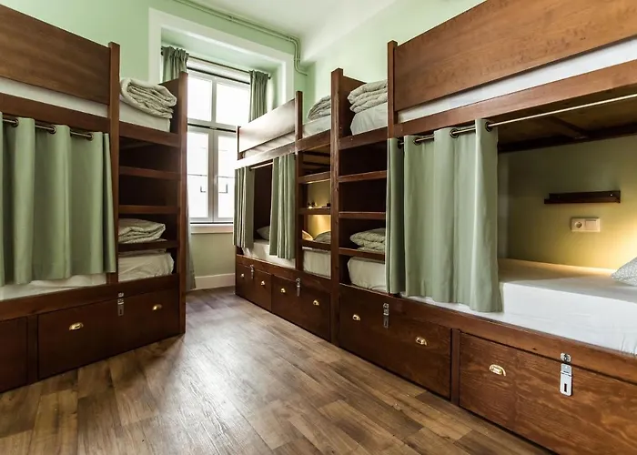 Home Lisbon Hostel אכסניה